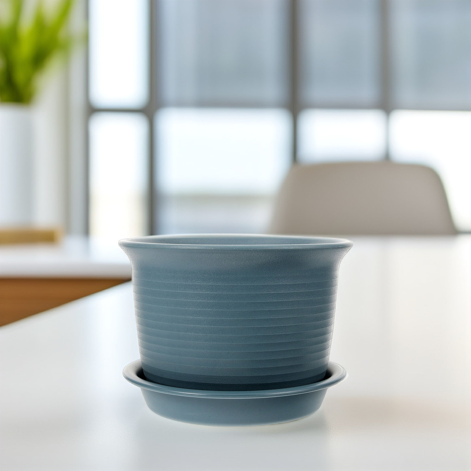Large Blue Resin Flower Pot Pl - огляд і ціна Nursery