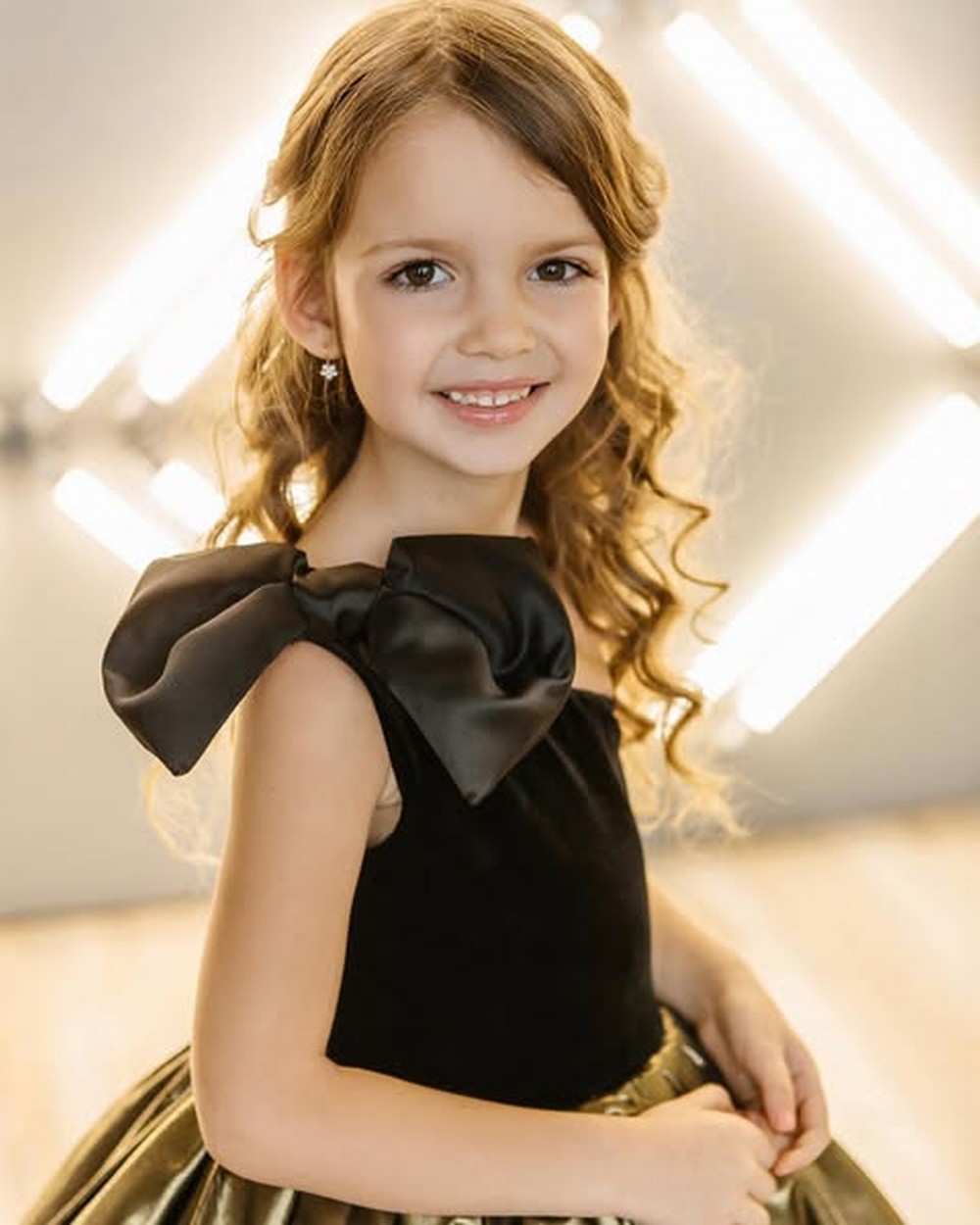 New Black And Gold Satin Flowe - огляд і ціна Toddler Girl Tulle Party Dress